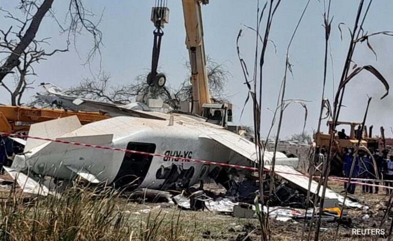 5m42o5sg_plane-crash_625x300_29_January_25.jpeg