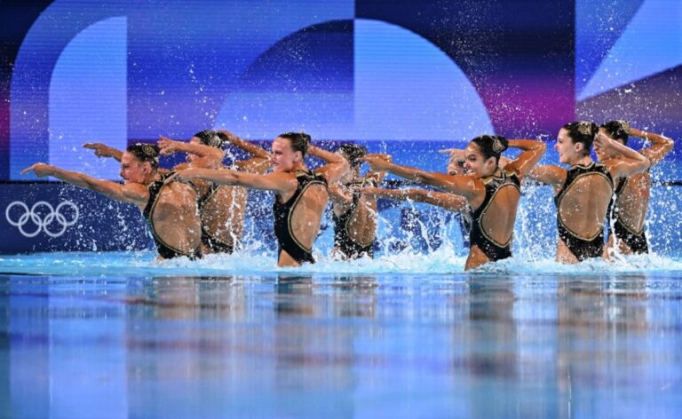 dhn4eg8_usa-artistic-swimming-afp_625x300_06_August_24.jpg