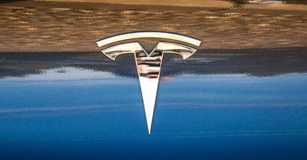 tesla-CA-evs-gear-2191603733.jpg