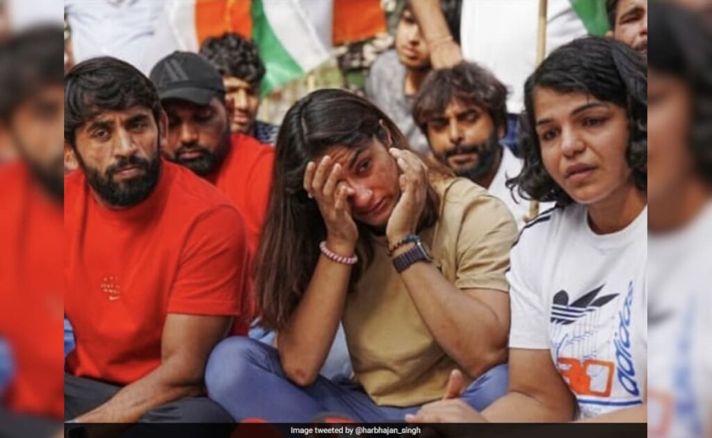 vmmvo8qo_vinesh-phogat-sakshi-malik-and-bajrang-punia_625x300_28_April_23.jpg