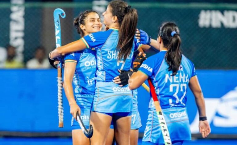 00qk5pj_indian-womens-hockey-team_625x300_14_November_24.jpg