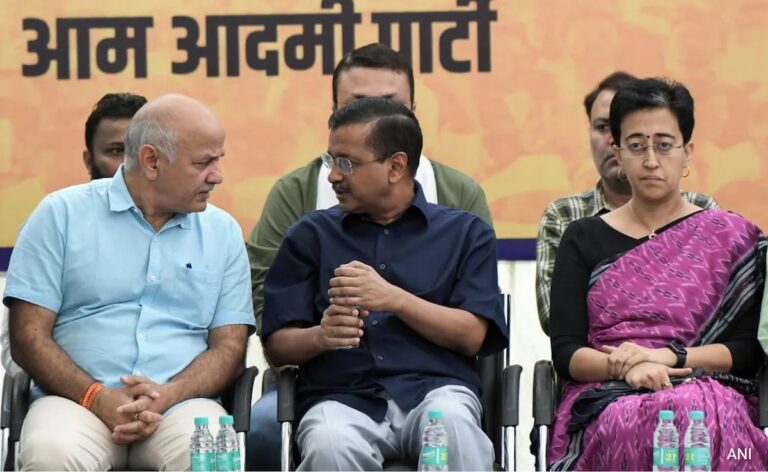 hkgorp9o_kejriwal-sisodia-atishi-ani_625x300_08_February_25.jpeg